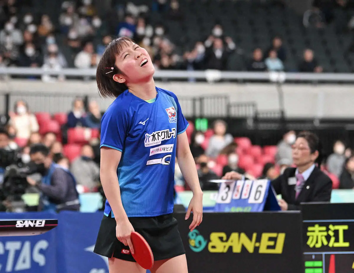 【画像・写真】女子シングルス準々決勝で赤江に敗れた平野