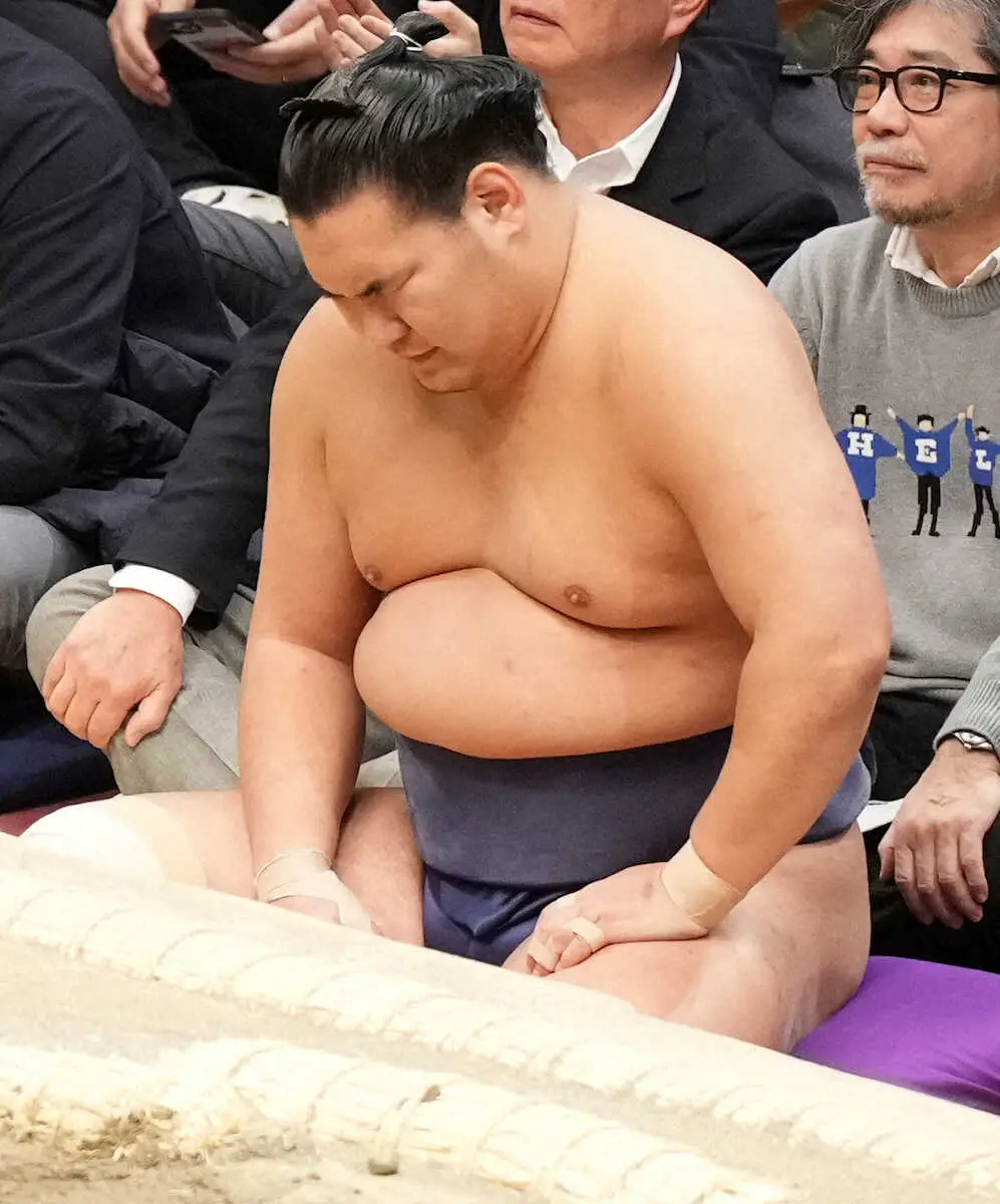 【画像・写真】豊昇龍が休場　霧島戦右膝じん帯損傷で昨年初場所以来4度目