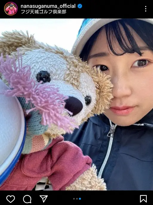 【画像・写真】菅沼菜々　フェアウエー“手つなぎデート”姿公開に「素敵な2人」「子供の手を引くママみたい」