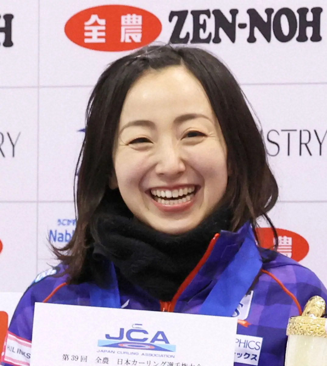 【画像・写真】【カーリング日本選手権】後半逆転のロコ・ソラーレ藤沢「我慢が実って3点取れた」