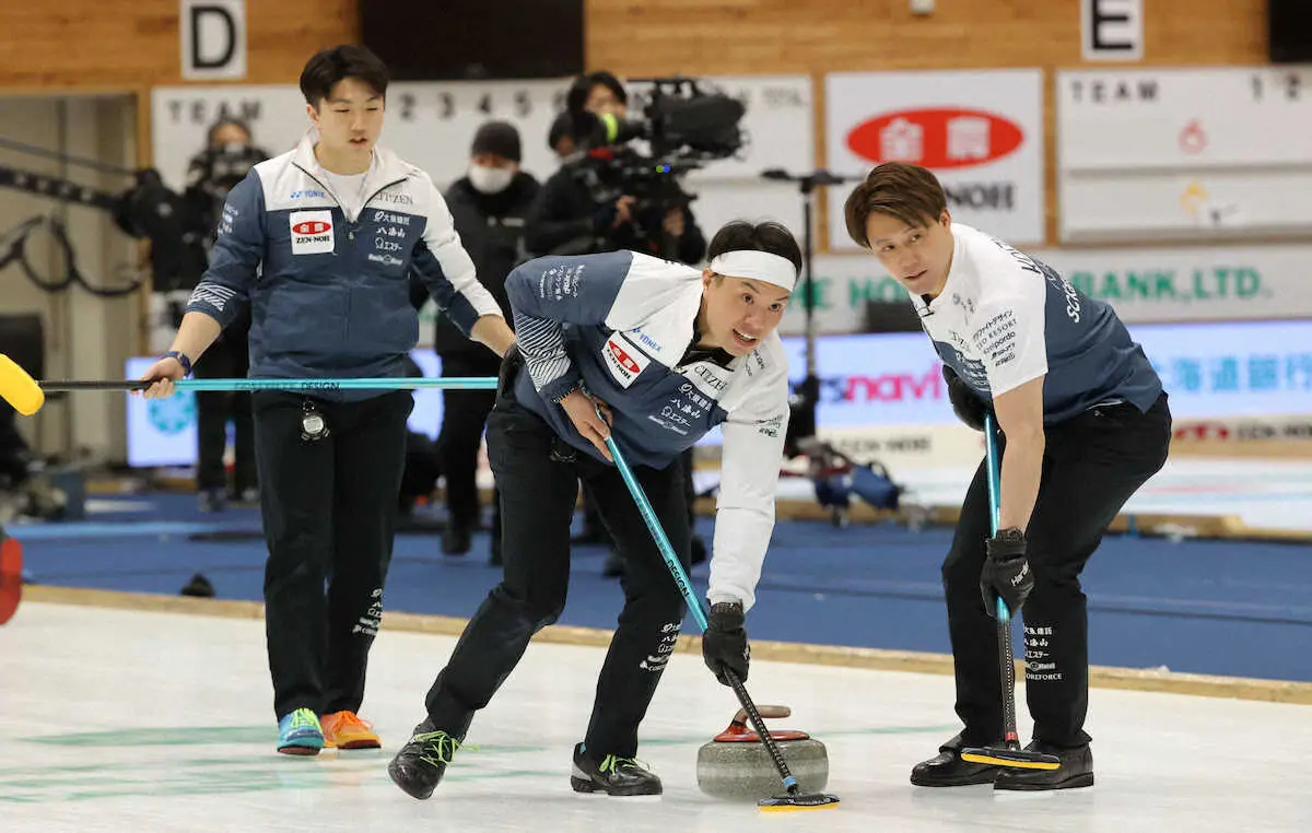【画像・写真】【カーリング】SC軽井沢クラブが3連覇に王手　スキップ柳沢「しっかり勝てて良かった」男子準決勝