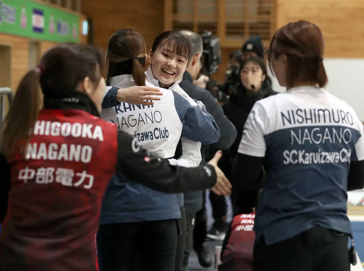 【画像・写真】【カーリング】SC軽井沢クが決勝進出　会心ドローを決めた上野美優「信じて投げられた」女子準決勝