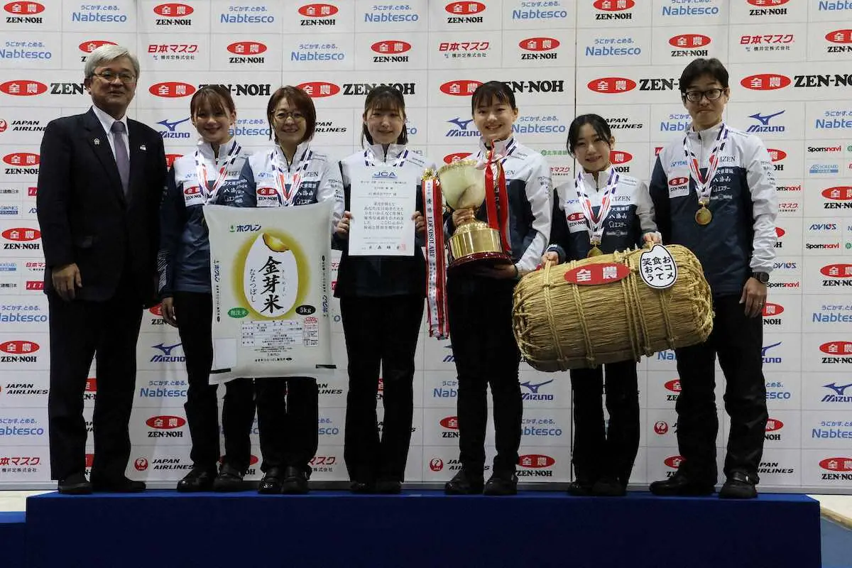 【画像・写真】優勝チームに豪華副賞　カーリング全農日本選手権