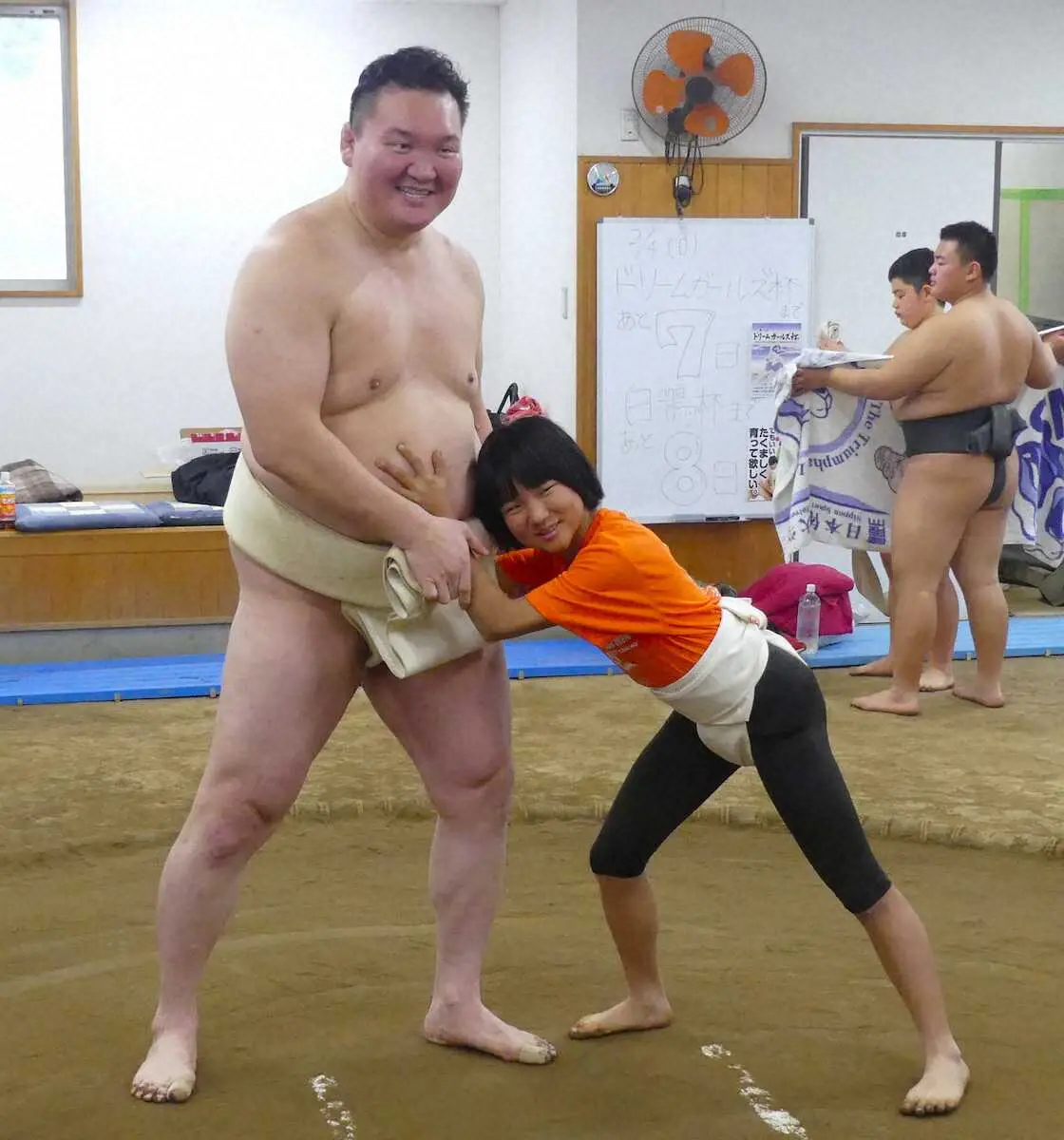 【画像・写真】宮城野親方が指導　女子相撲大会練習会　普及、発展願い「興味を持ってくれれば」