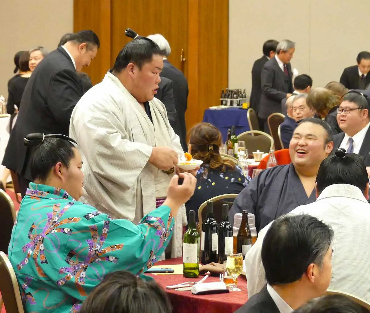 【画像・写真】琴ノ若　母校から大関仕様の化粧まわし贈られる「上位が栄で盛り上がるといいですね」