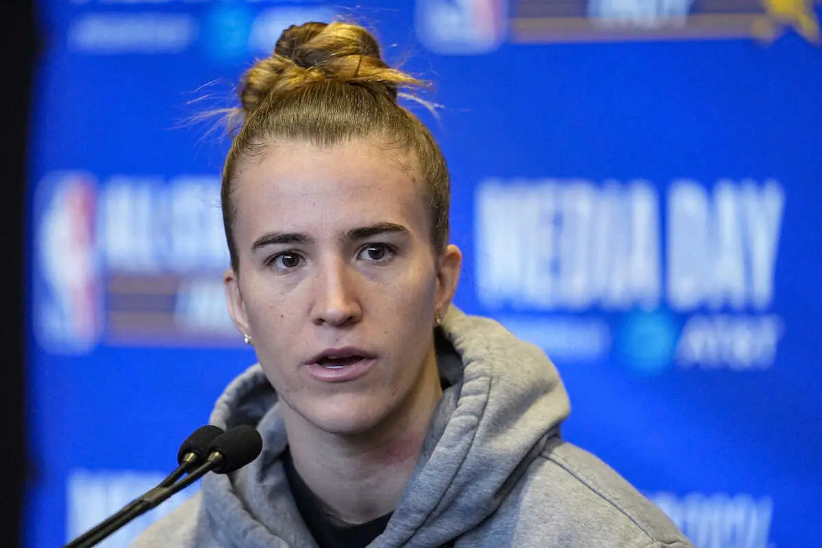 【画像・写真】史上初NBA対WNBAの3P対決はNBAカリーに軍配！WNBAサブリナの挑戦退けた「また対決したい」