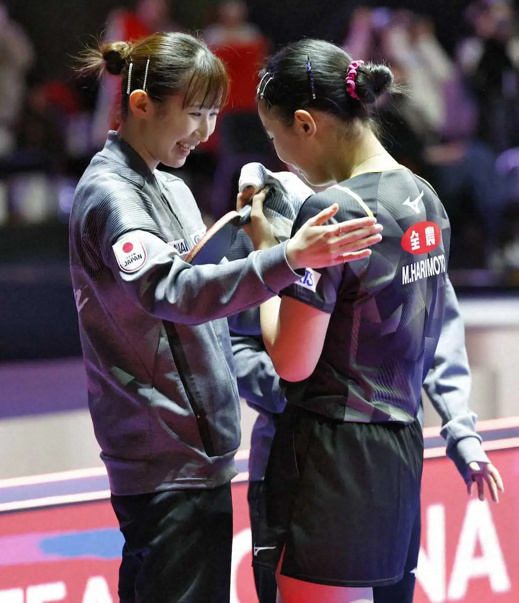 【画像・写真】【世界卓球】日本女子、53年ぶり世界一ならず涙　中国と歴史的激闘の末…悔し銀メダルも大健闘に会場拍手