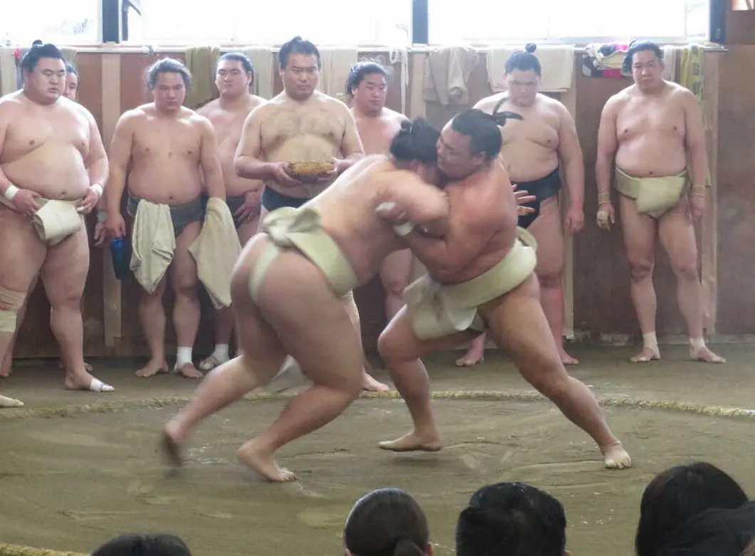 【画像・写真】霧島＆琴ノ若　大関同士で連日バチバチ！15番連続三番稽古で霧島が“先輩の貫禄”12勝3敗
