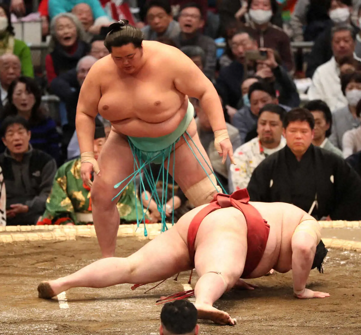 【画像・写真】【玉ノ井親方　視点】波乱の初日で光った新大関・琴ノ若の落ち着き　“プランB”で熱海富士に完勝