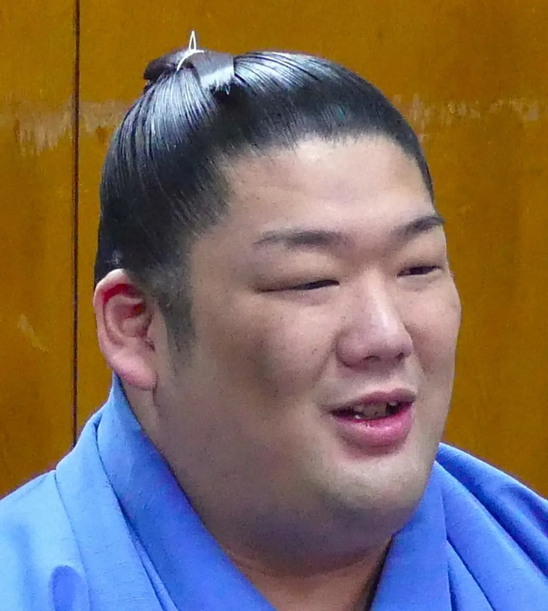 【画像・写真】尊富士は白星発進　史上最速タイ所要9場所での新入幕　右脇腹痛もなんの