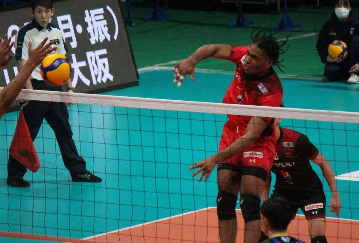 【画像・写真】【Vリーグ】日本代表デアルマス16得点「止められたらもっと強く打った」サントリーを2季ぶりVに導く