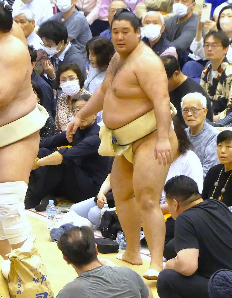 【画像・写真】【浦安巡業】狼雅が左足ふくらはぎ肉離れか　稽古中に負傷し自力で歩けず救急搬送…巡業離脱へ