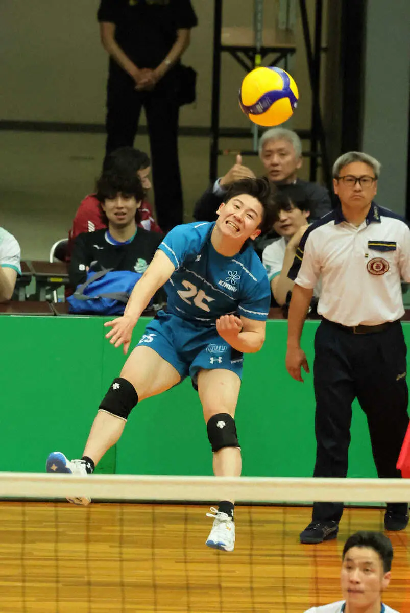 【画像・写真】【黒鷲旗バレー】近大は新学長の御前試合で3―0の快勝