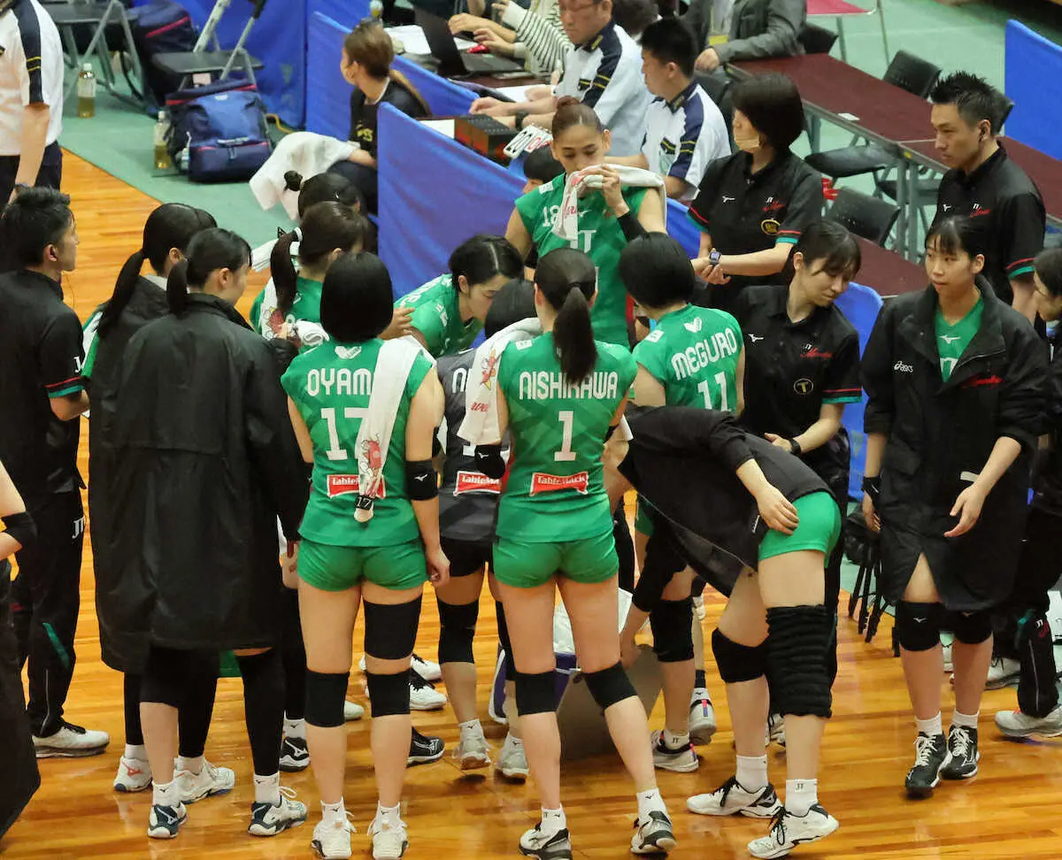 【画像・写真】JT吉原知子監督　久光に敗れて9年間の監督生活に幕　黒鷲旗で準々決勝敗退　「考える時間を作りたい」