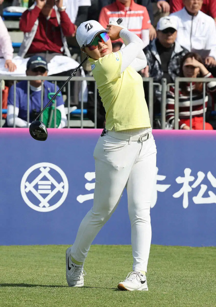 【画像・写真】高橋彩華が68で2差4位浮上　「優勝したいですね」　母の日に逆転V目指す