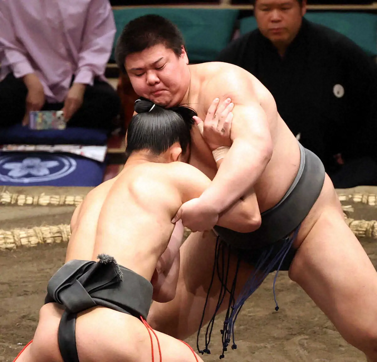 【画像・写真】学生横綱・草野が3連勝“レスリング界の学生横綱”欧山田に圧勝「一気に前に出て勝負を懸けた」