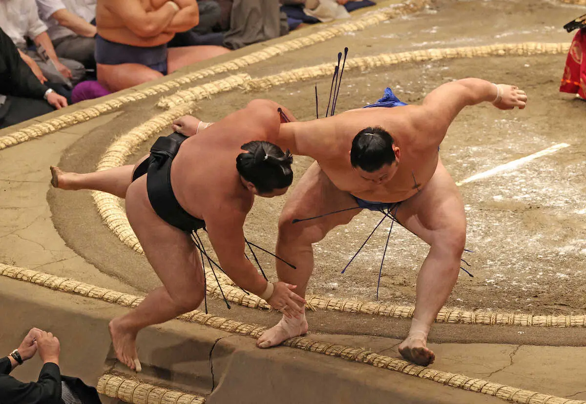 【画像・写真】新小結・大の里が霧島を圧倒！新潟海洋高の恩師の前で大関撃破「体は動いている」好調の序盤4勝1敗