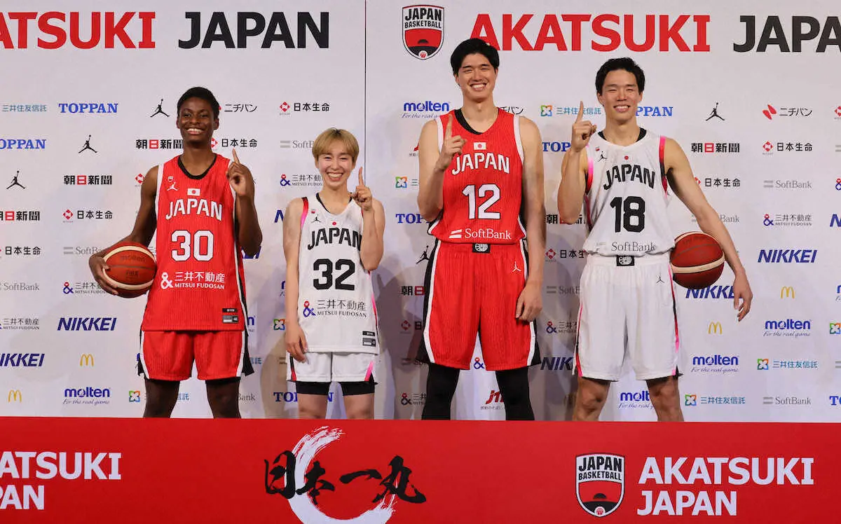 【画像・写真】【バスケ日本代表】「新しい時代の幕開け」馬瓜らがモデルばりポージング！馬場は…　新ユニホーム発表