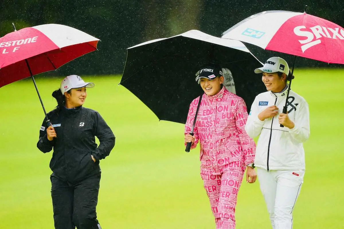 【画像・写真】岩井明愛と河本結が暫定首位発進　1Rは日没サスペンデッド