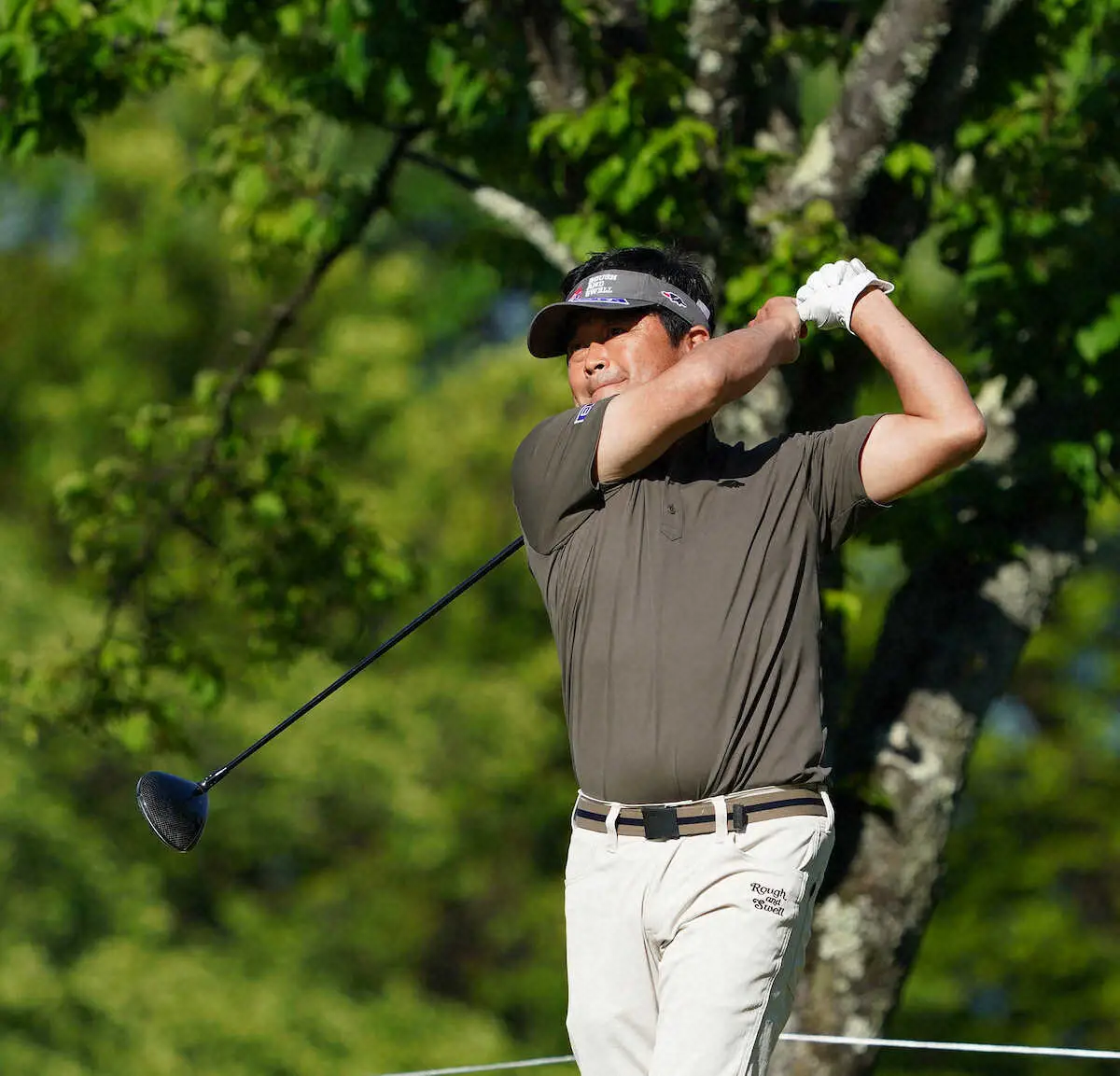 【画像・写真】18番、ティーショットを放つ横田真一（撮影・井垣　忠夫）