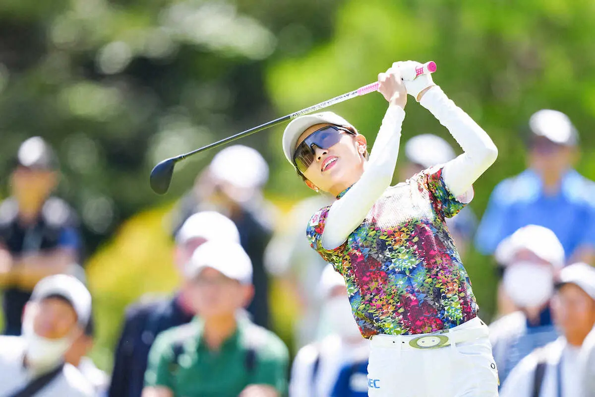 【画像・写真】安田祐香19ホール戦い好位置キープ　初優勝目指す週末へ「欲出さず、セーフティーに」