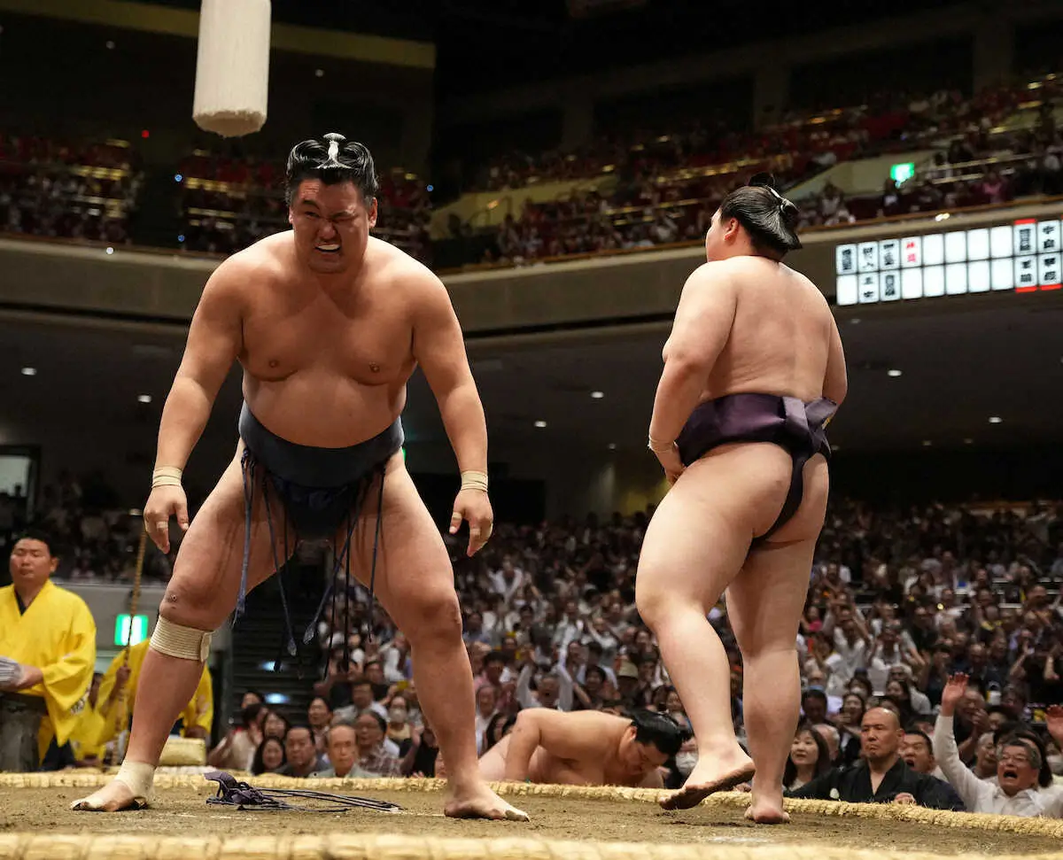 【画像・写真】【玉ノ井親方　視点】“同期生に負けない”王鵬、大関相手に気迫の真っ向勝負