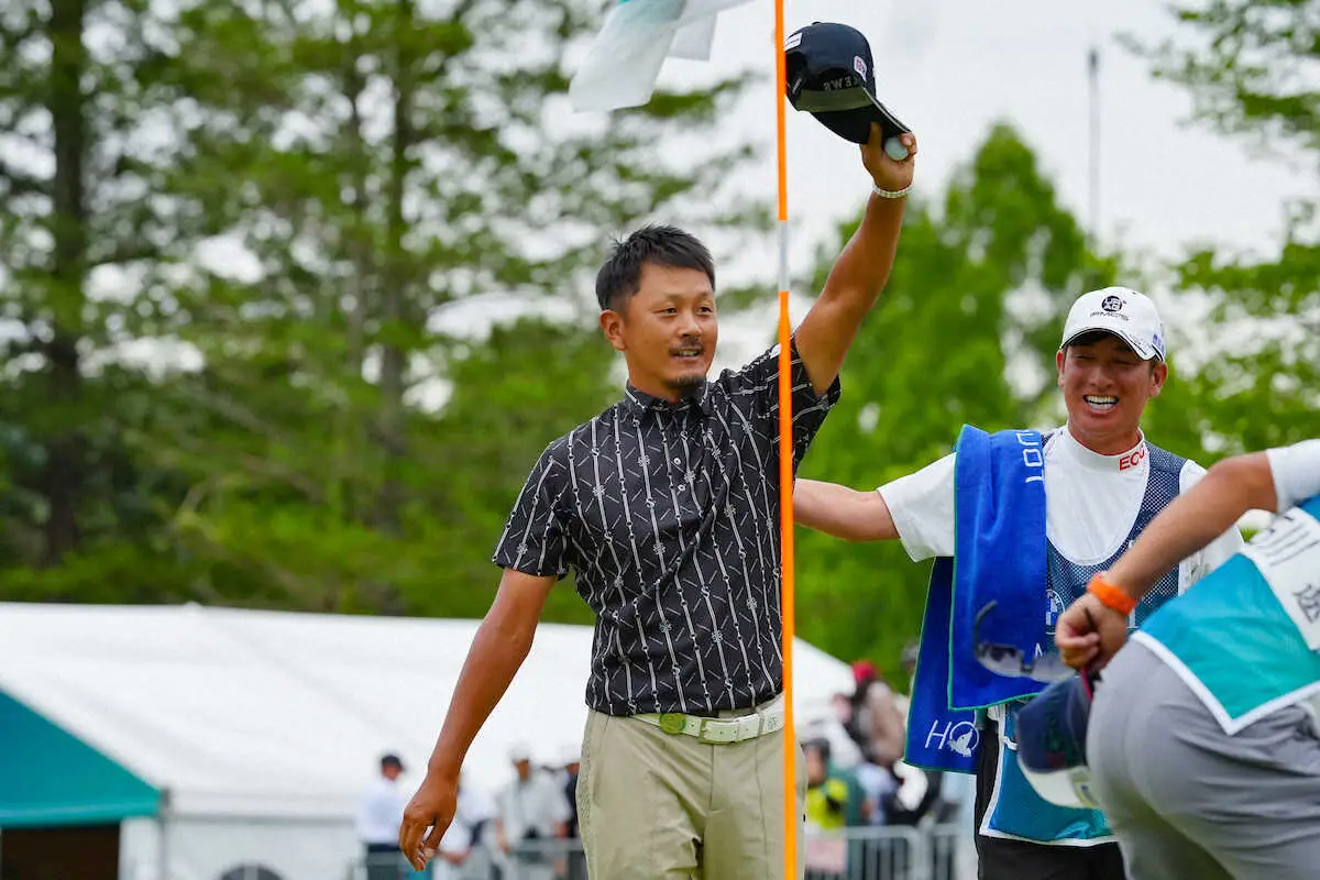 【画像・写真】岩田寛が最年長メジャーV　東北福祉大ゴルフ部・阿部監督「ウサギとカメならカメさんですよ」