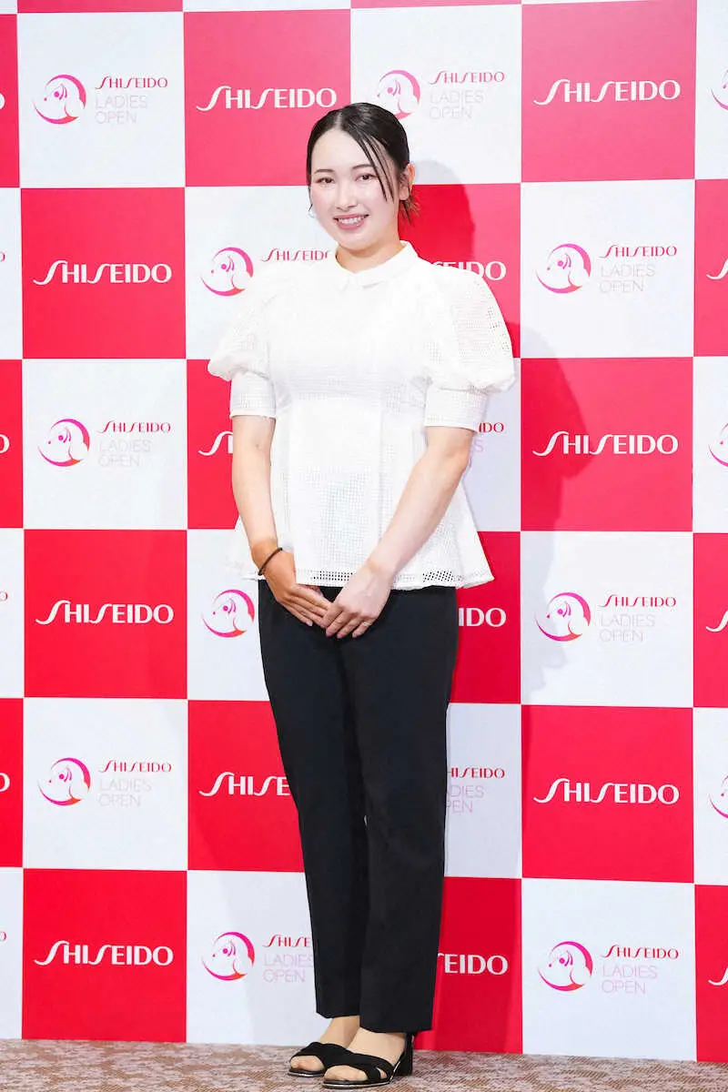 【画像・写真】＜資生堂レディースオープン前夜祭＞前夜祭前に笑顔を見せる小祝さくら（撮影・会津　智海）