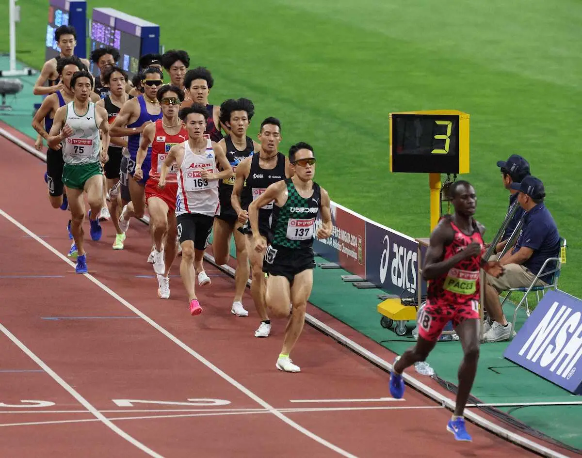 【画像・写真】【陸上】異例17人決勝　男子1500ｍは飯沢V「誰かを責めることはやめて」予選で転倒、一度失格も救済