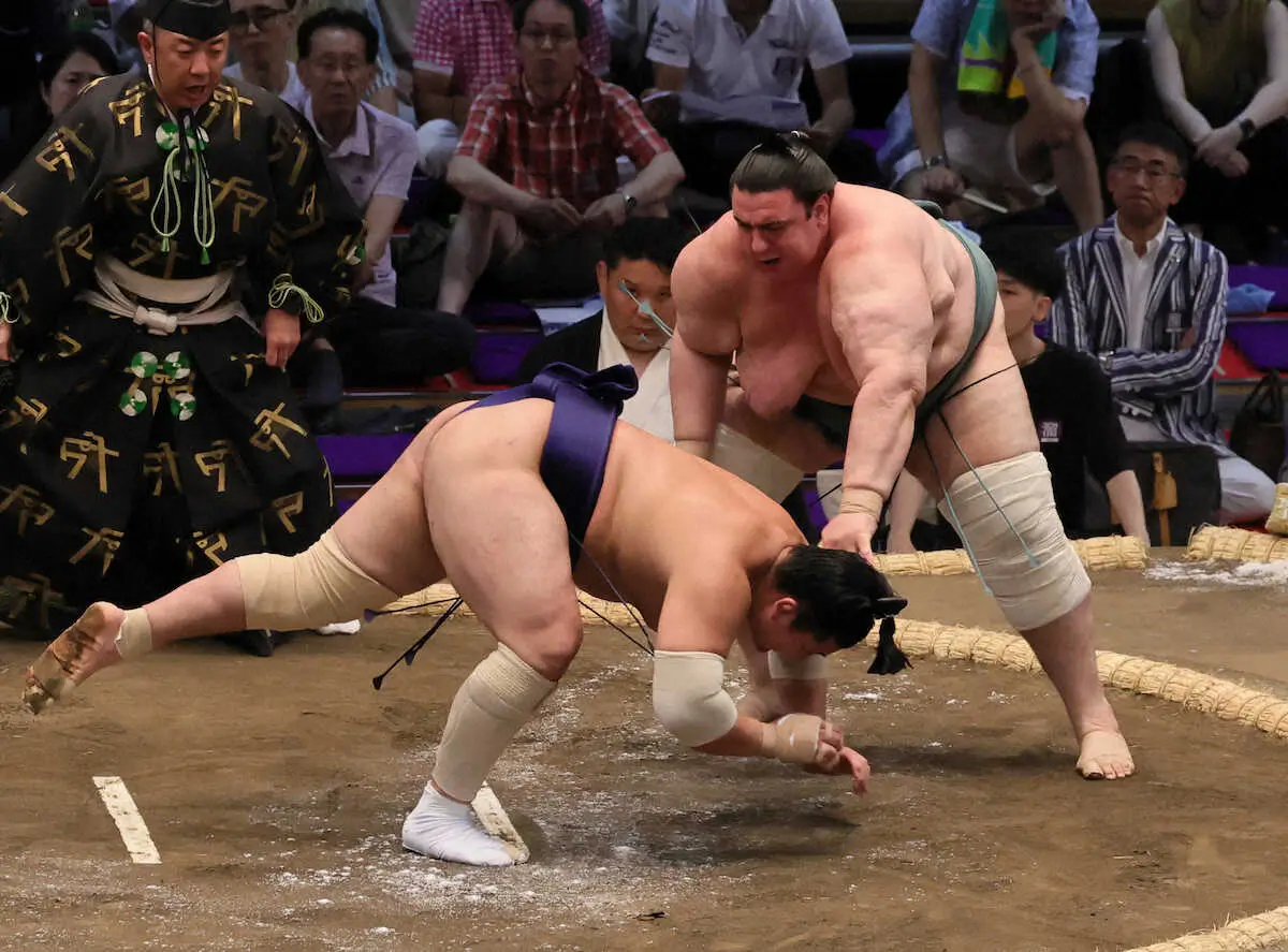 【画像・写真】碧山　部屋付きの岩友親方が6日に急逝し「悲しい気持ちしかない」　直伝の引き技で2場所ぶり白星発進