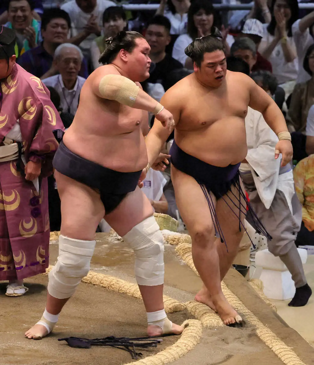 【画像・写真】照ノ富士　3大関総崩れの中で綱の威厳！3場所ぶり初日白星　それでも自己採点辛口「良くない」