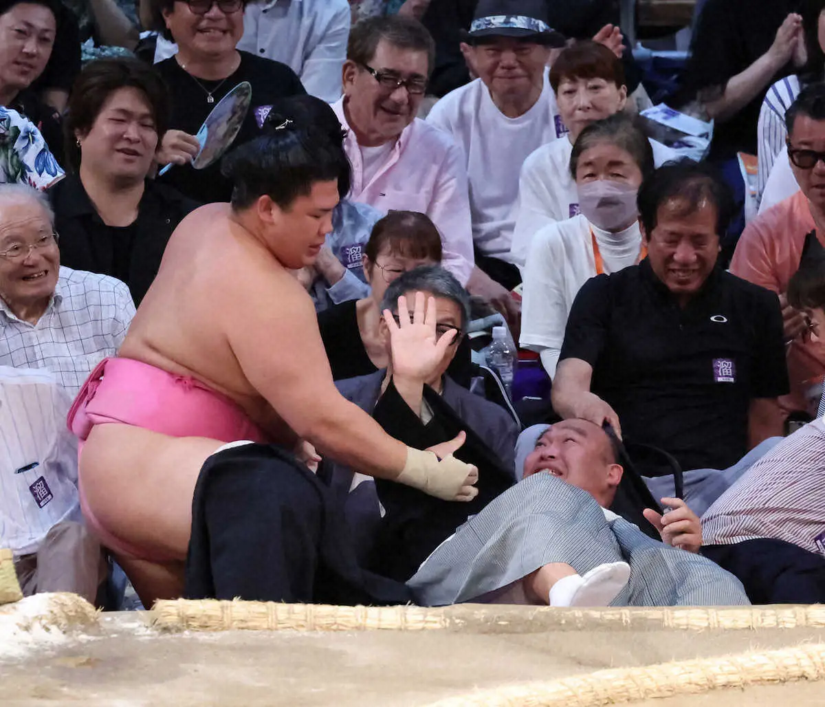 【画像・写真】照ノ富士が無傷6連勝　大関復帰目指す霧島3連敗　カド番の貴景勝4敗目　豊昇龍は取り直しから4勝目