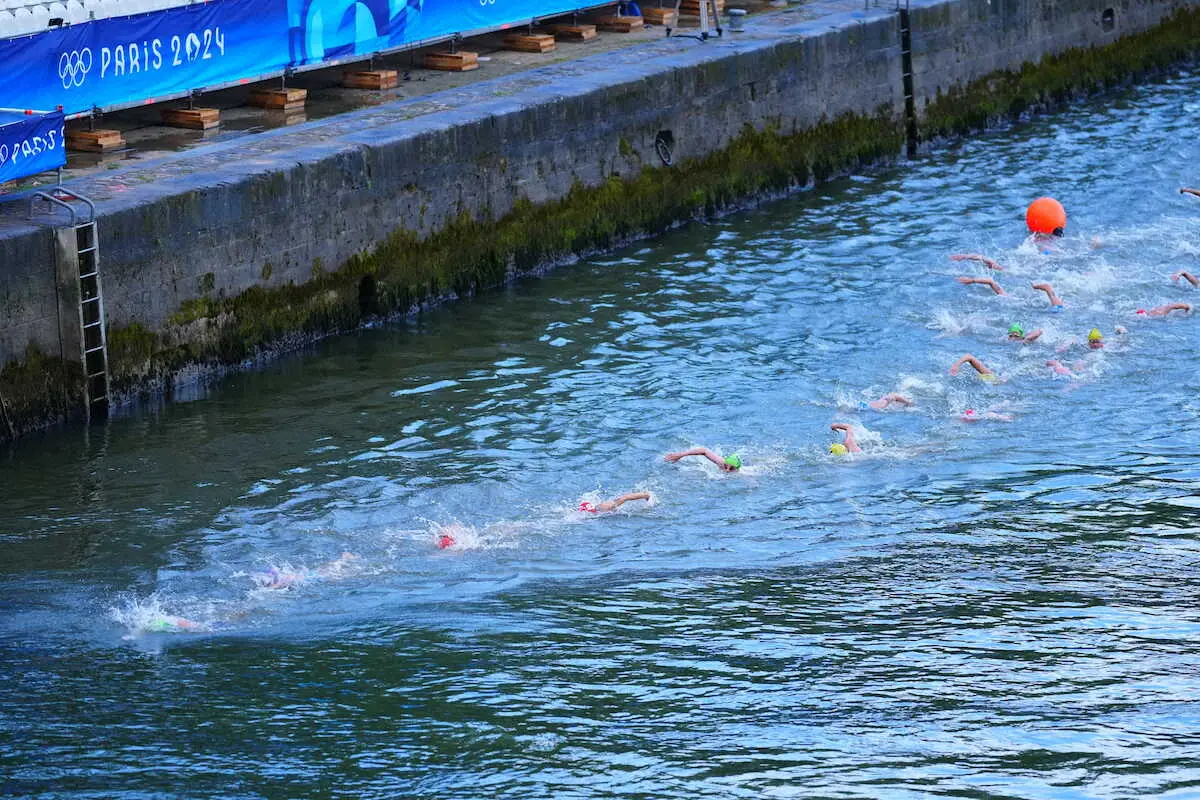 【画像・写真】トライアスロン高橋侑子　基準クリアのセーヌ川の水質は…「GOサインが出たので大丈夫と信じて泳いだ」