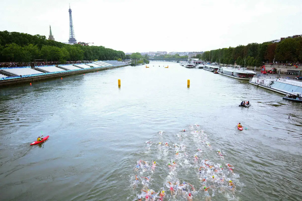 【画像・写真】トライアスロン男子15位・ニナー賢治「におい、視界はあまり気にならない」「でも流れはとても速い」