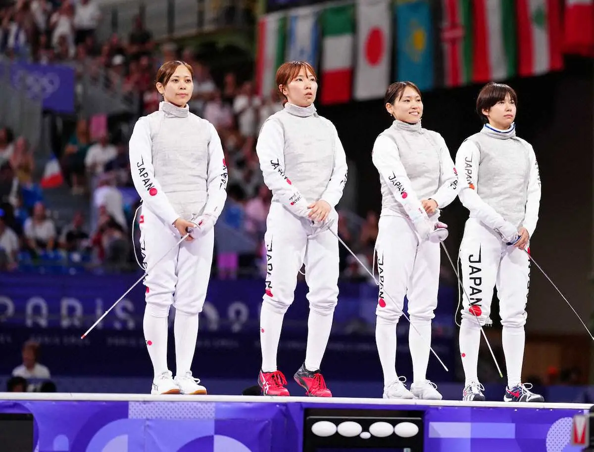 【画像・写真】＜パリ五輪　フェンシング女子フルーレ団体＞3位決定戦に臨む日本（撮影・小海途　良幹）