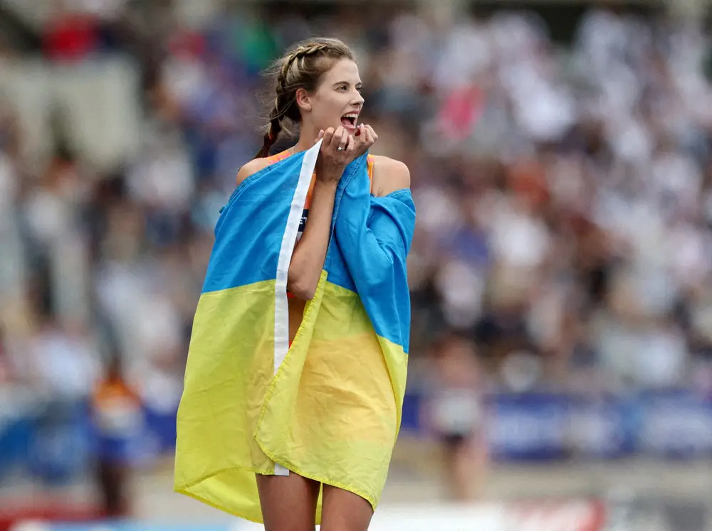 【画像・写真】世界記録を更新し喜ぶウクライナのマフチフ（ロイター）