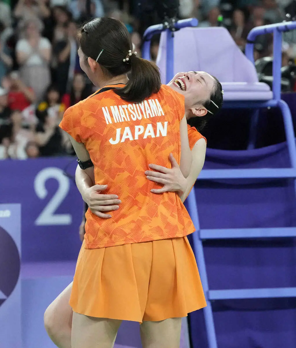 【画像・写真】銅メダルのシダマツ　涙の松山「ホッとしてさらけ出した」志田「泣きすぎ。涙出てこない（笑い）」