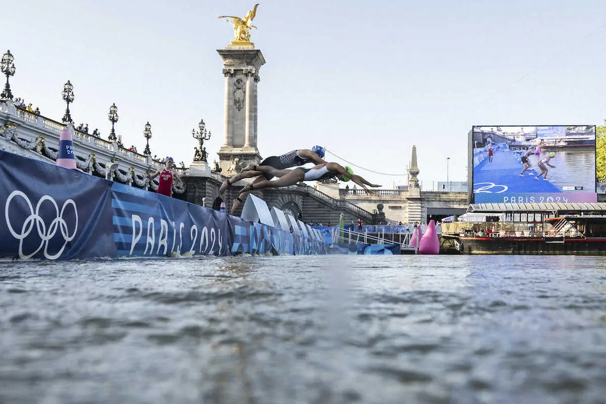 【画像・写真】パリ五輪オープンウオーター、公式練習実施　6日は中止されたセーヌ川の水質が許容範囲内に
