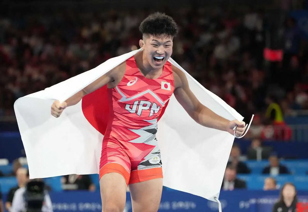 【画像・写真】＜パリ五輪・レスリング男子グレコローマン77キロ級決勝＞金メダルを獲得した日下（撮影・岡田　丈靖）