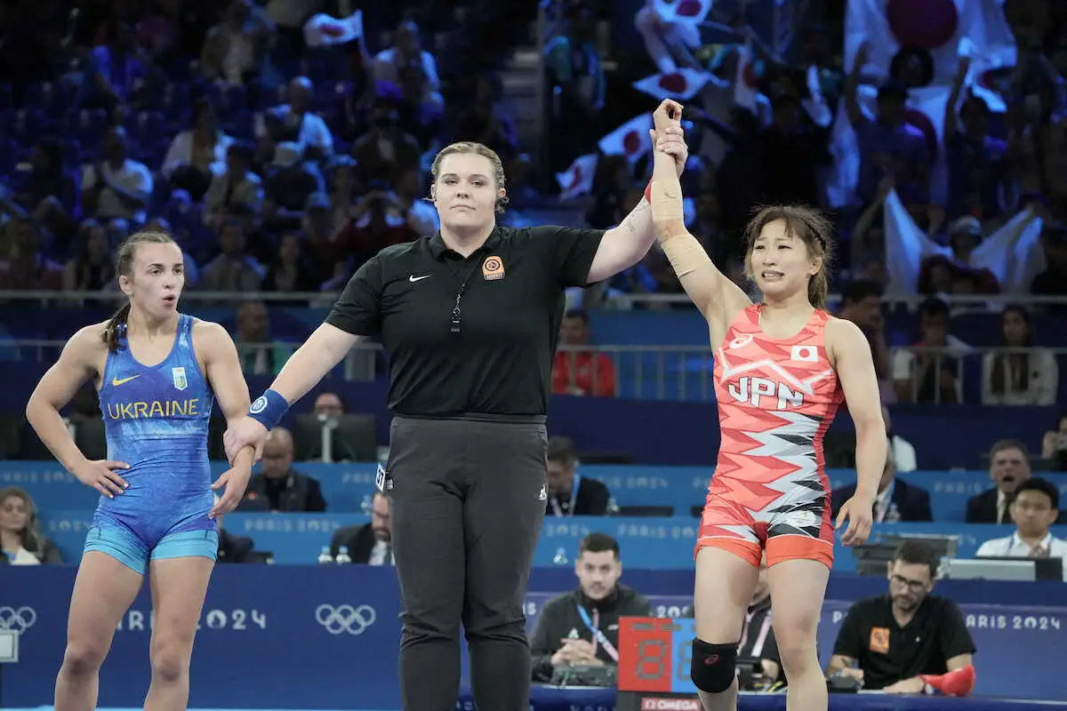 【画像・写真】＜パリ五輪・レスリング女子50キロ級3位決定戦＞銅メダルを獲得した須崎（撮影・岡田　丈靖）