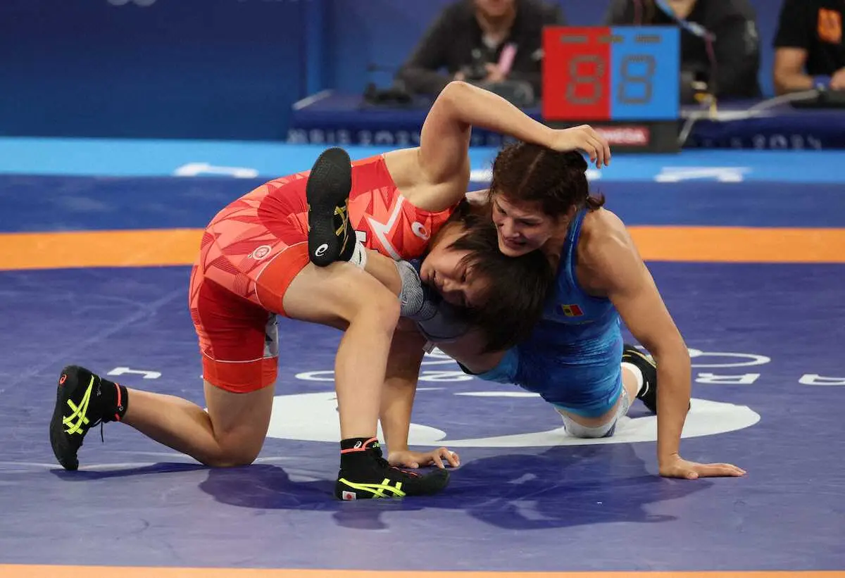 【画像・写真】＜パリ五輪　レスリング＞女子57キロ級決勝、金メダルを獲得する桜井つぐみ（撮影・平嶋　理子）