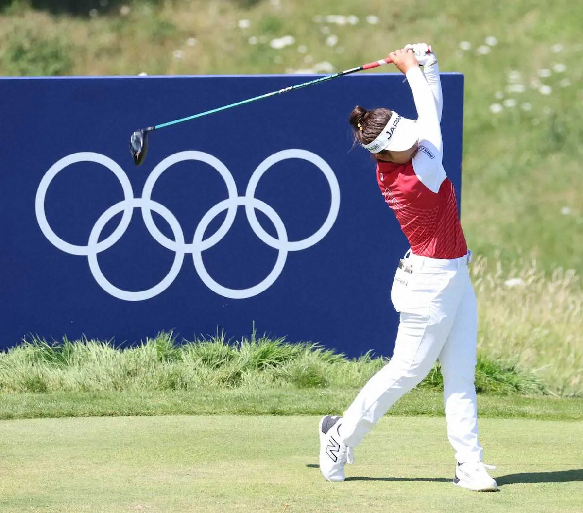 【画像・写真】10番、ティーショットを放つ山下美夢有（撮影・平嶋　理子）