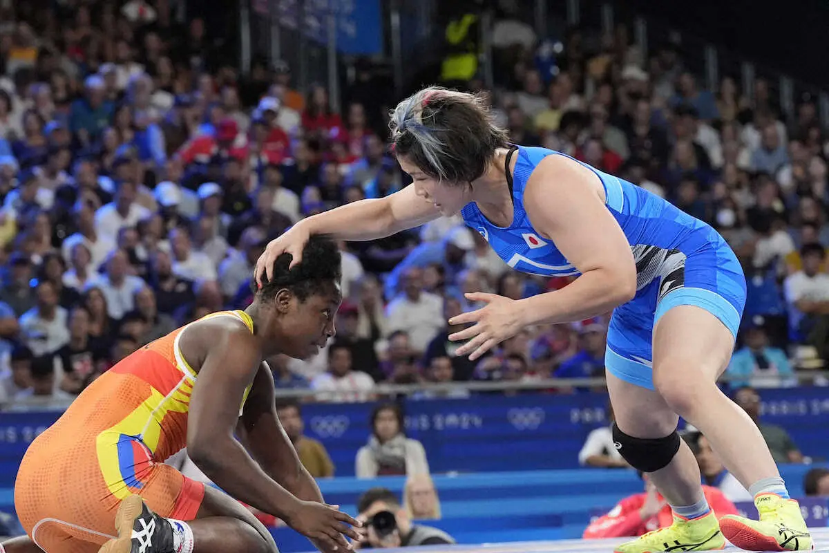 【画像・写真】女子76キロ級で決勝進出を決めた鏡（AP）