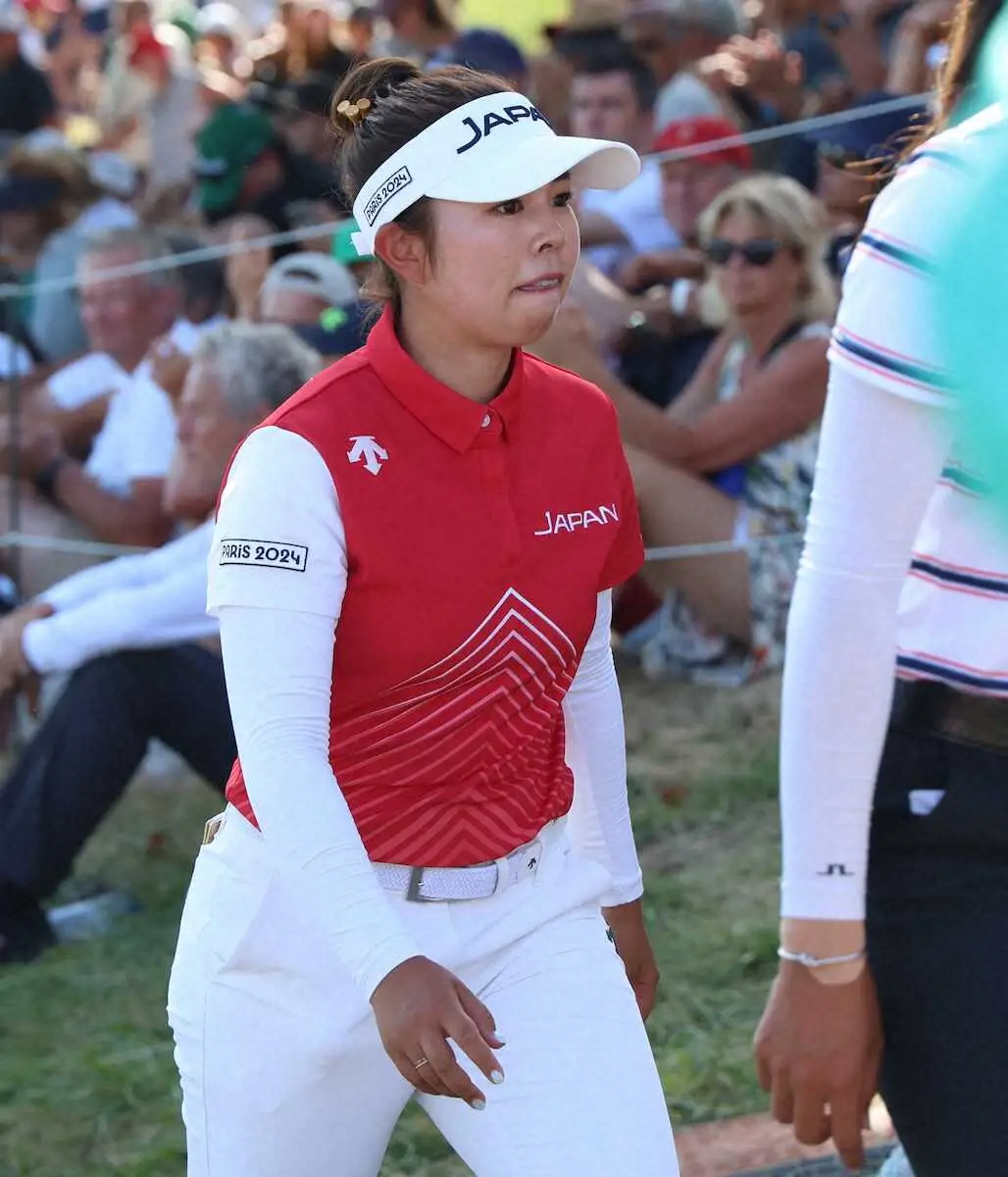 【画像・写真】メダルを逃し、悔しさをにじませる山下美夢有（撮影・平嶋　理子）