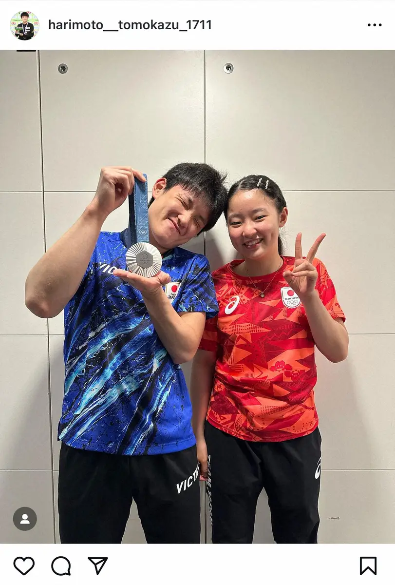 【画像・写真】張本智和「今度はお兄ちゃんが追いかける番」団体銀の妹・美和ねぎらう　「最高の兄妹」世界から反響