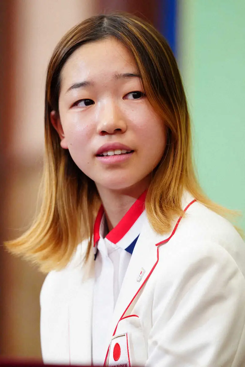 【画像・写真】＜スケートボード吉沢恋会見＞日本記者クラブで会見を行うパリ五輪スケートボード女子ストリートで金メダルを獲得した吉沢（撮影・木村　揚輔）　
