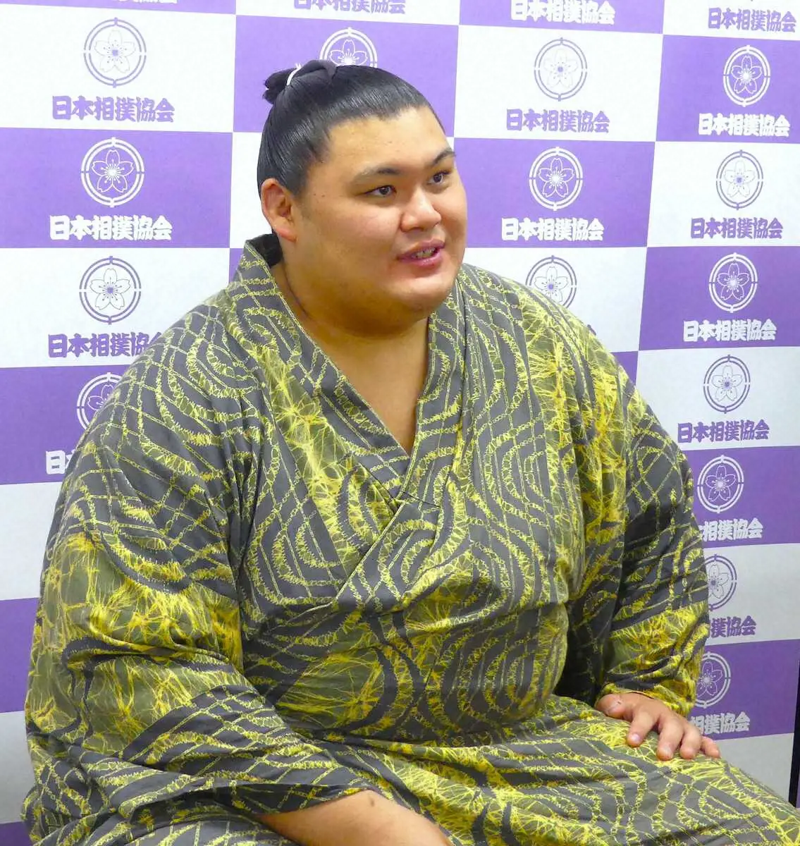 【画像・写真】力士会後に取材に応じる大の里