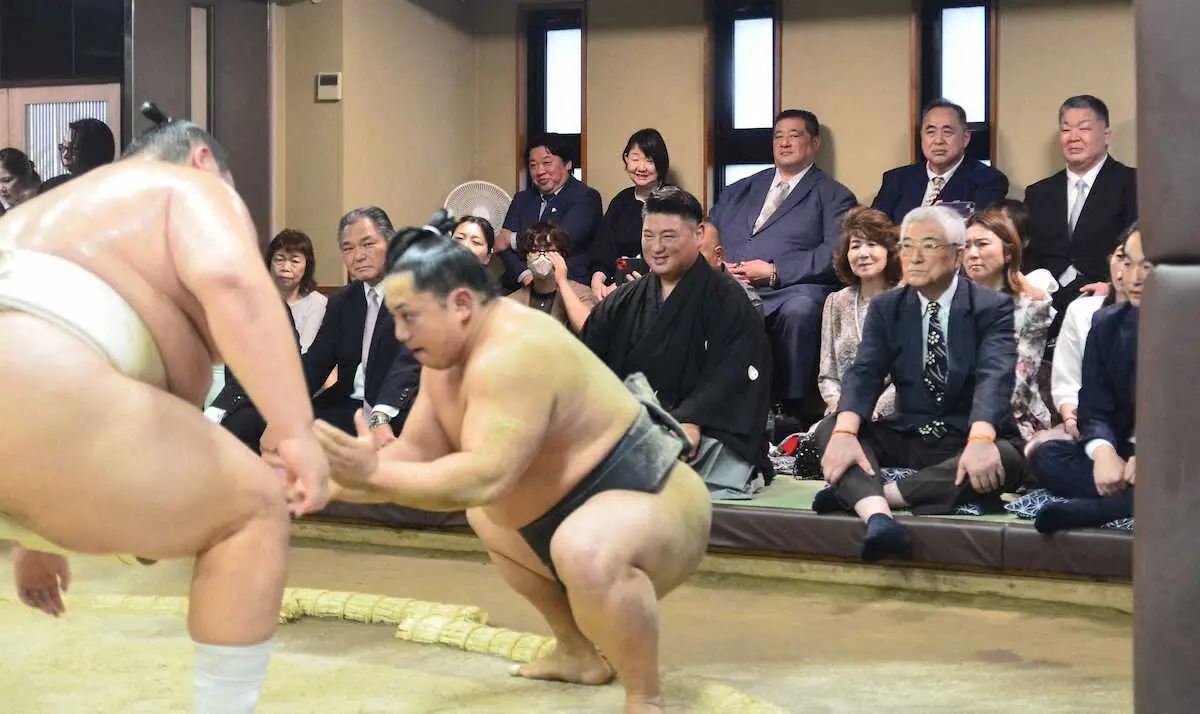 【画像・写真】中村部屋が旧陸奥部屋で部屋開き　午前午後の2部制など「いろんなことを試していきたい」と師匠