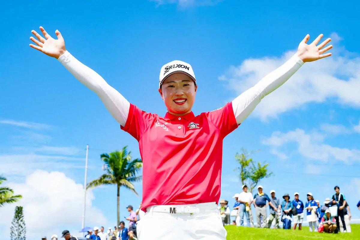 【画像・写真】＜ソニー日本女子プロ選手権最終日＞優勝し笑顔を見せる竹田麗央（撮影・会津　智海）