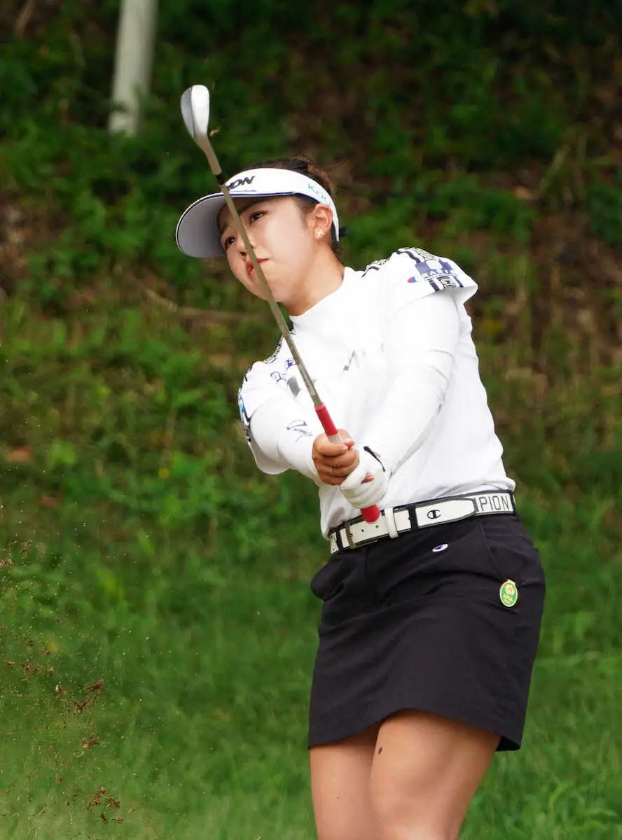 【画像・写真】山下美夢有が単独首位で折り返し　昨年覇者の岩井明愛が1打差を猛追